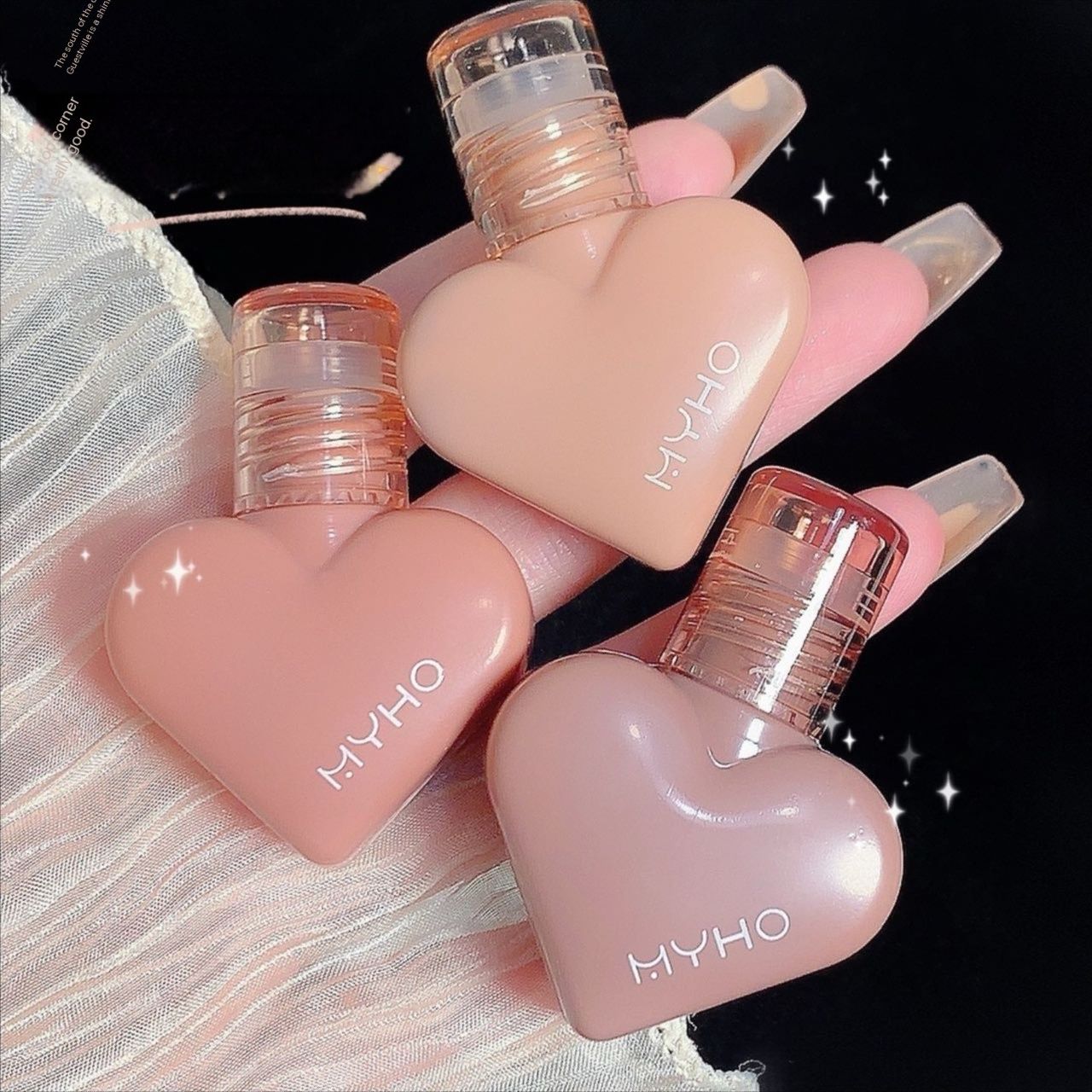 Private Label Matte Lip Gloss Beauty Cosmetics Heart-Shaped Air Cushion Lightweight Silky Soft Lipstick Minerals Chemicals